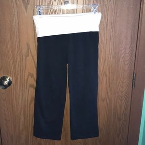 Victoria secret pink cropped yoga pants